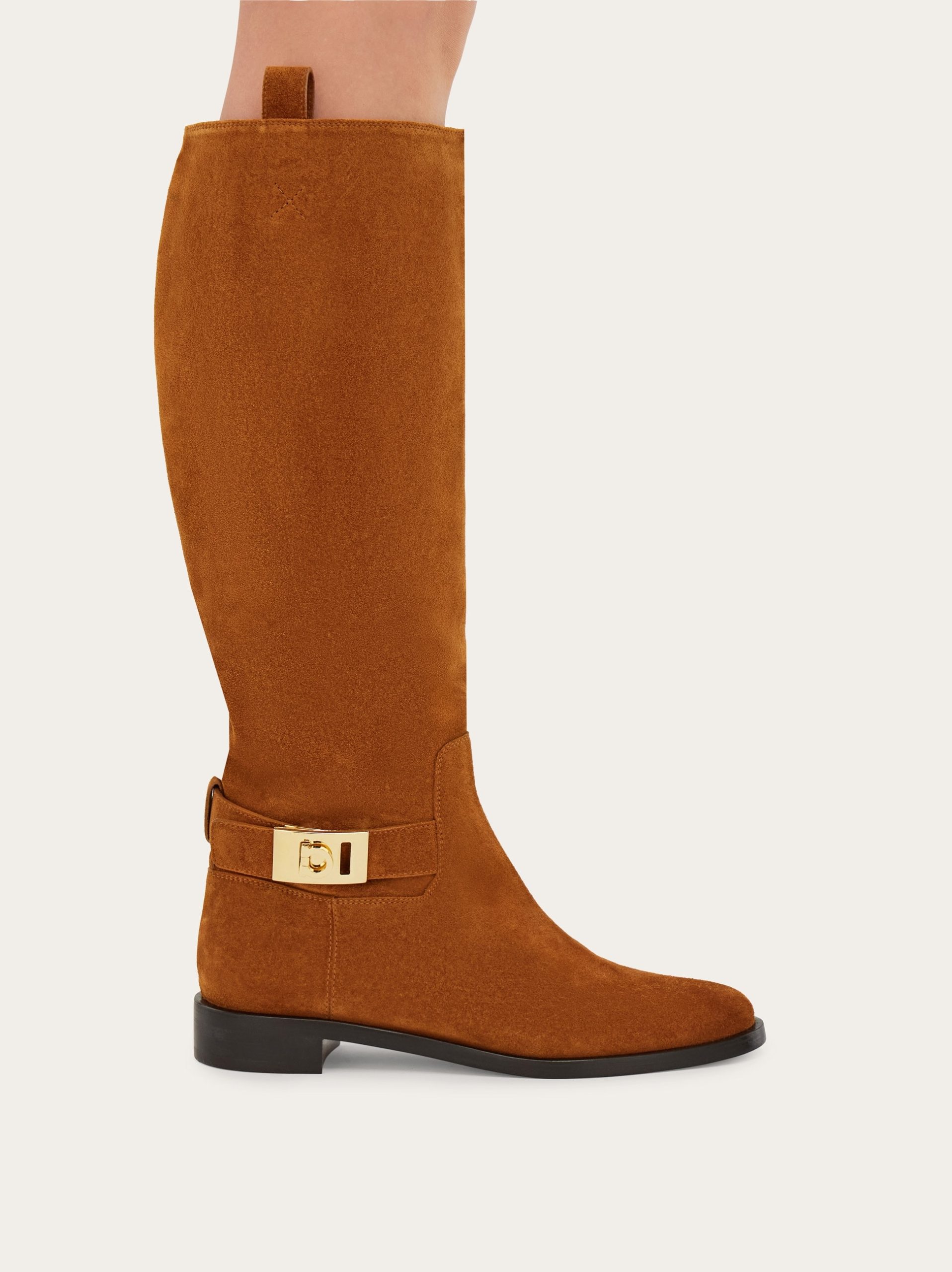 Ferragamo Knee high boot with Hug buckle detail - Image 8